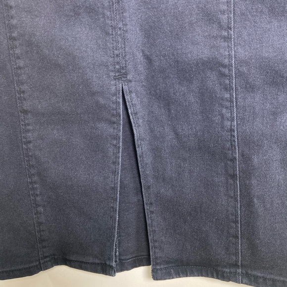 NWT Black Denim Skirt by
NWT) MSCH Size M Seamed Design, Back Zipper Classy - Picture 6 of 10